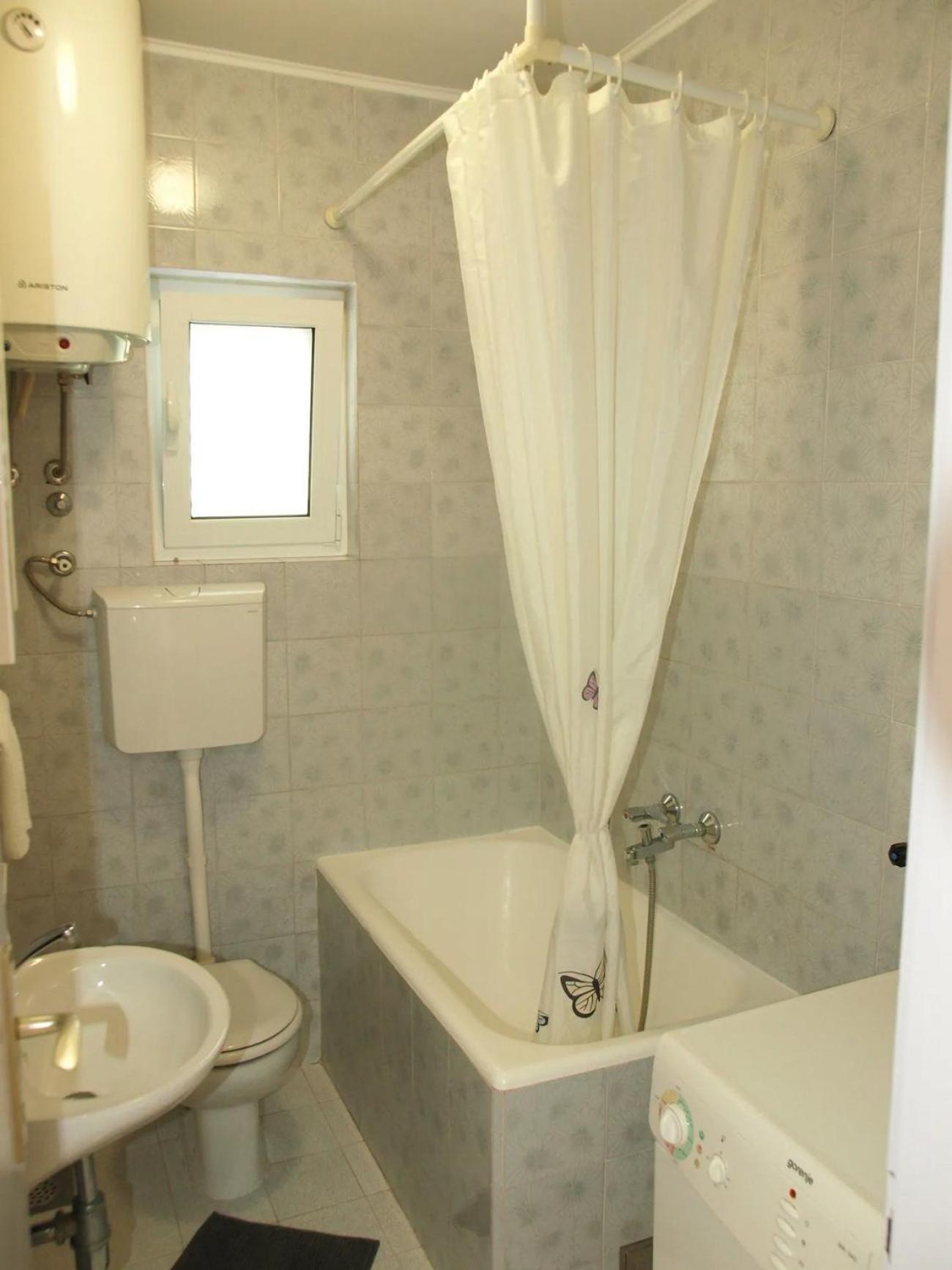 With A Parking Space - 22168 Apartment Makarska
