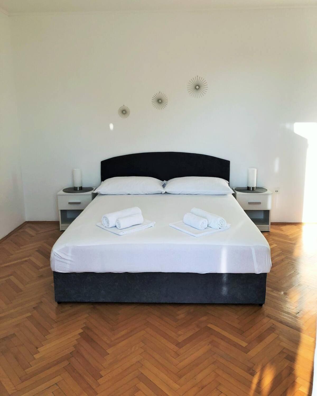 Apartment With A Parking Space - 22168 Makarska