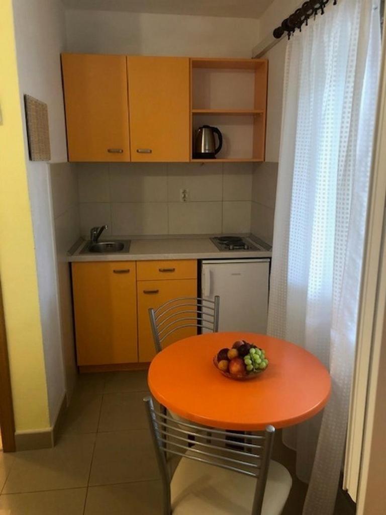 With A Parking Space - 22168 Makarska